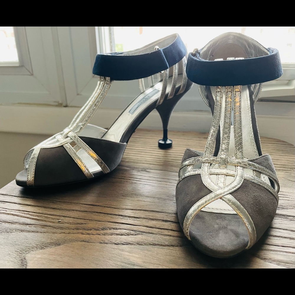 Prada brand new sandals size 37
